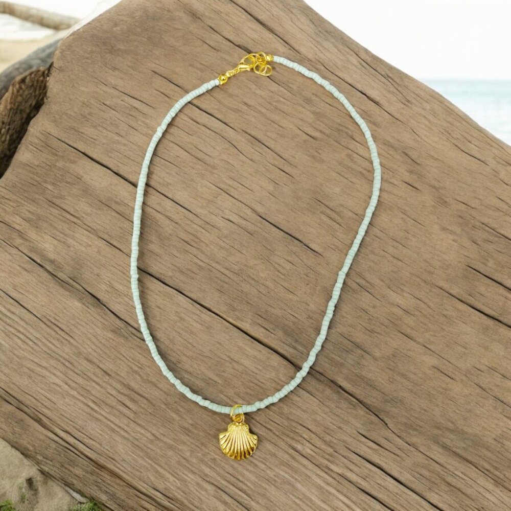 HANDMADE Mint Green Seed Bead Gold Shell Pendant Choker Charm Beachy Necklace